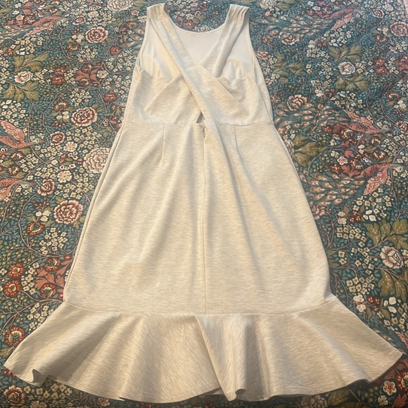 Banana Republic Scuba midi dress in light gray - Picture 6 of 11